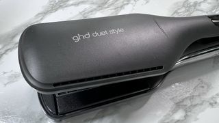 GHD二重奏风格的发型器在评论家的家中